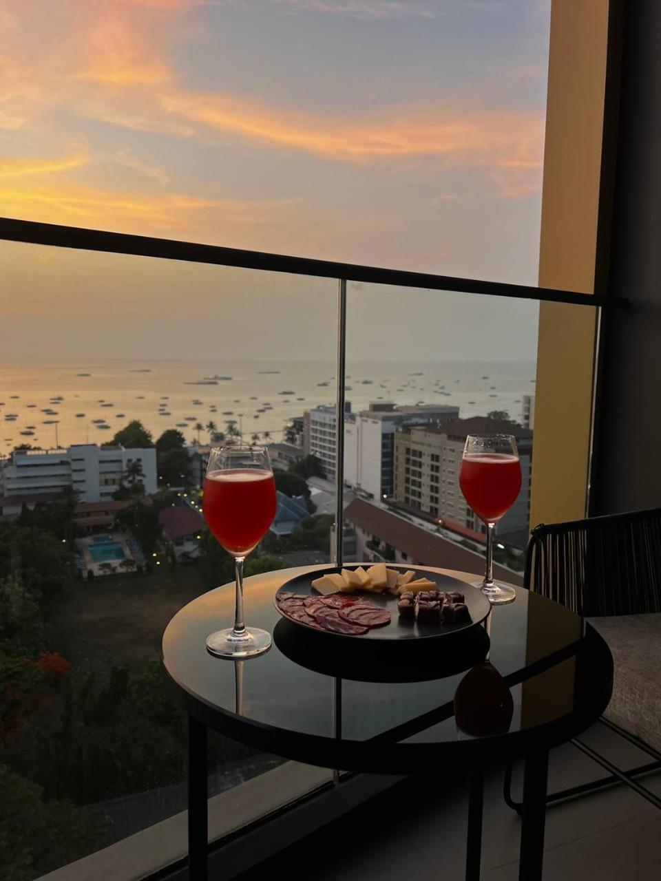 Condo Edge Central Pattaya Luaran gambar